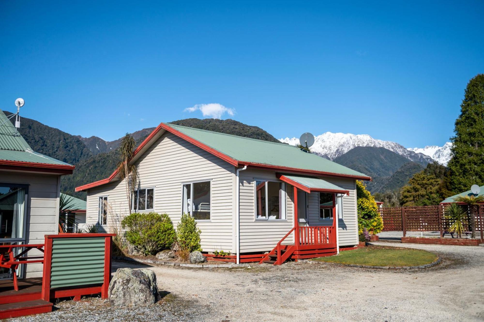 Franz Josef Top 10 Holiday Park ภายนอก รูปภาพ