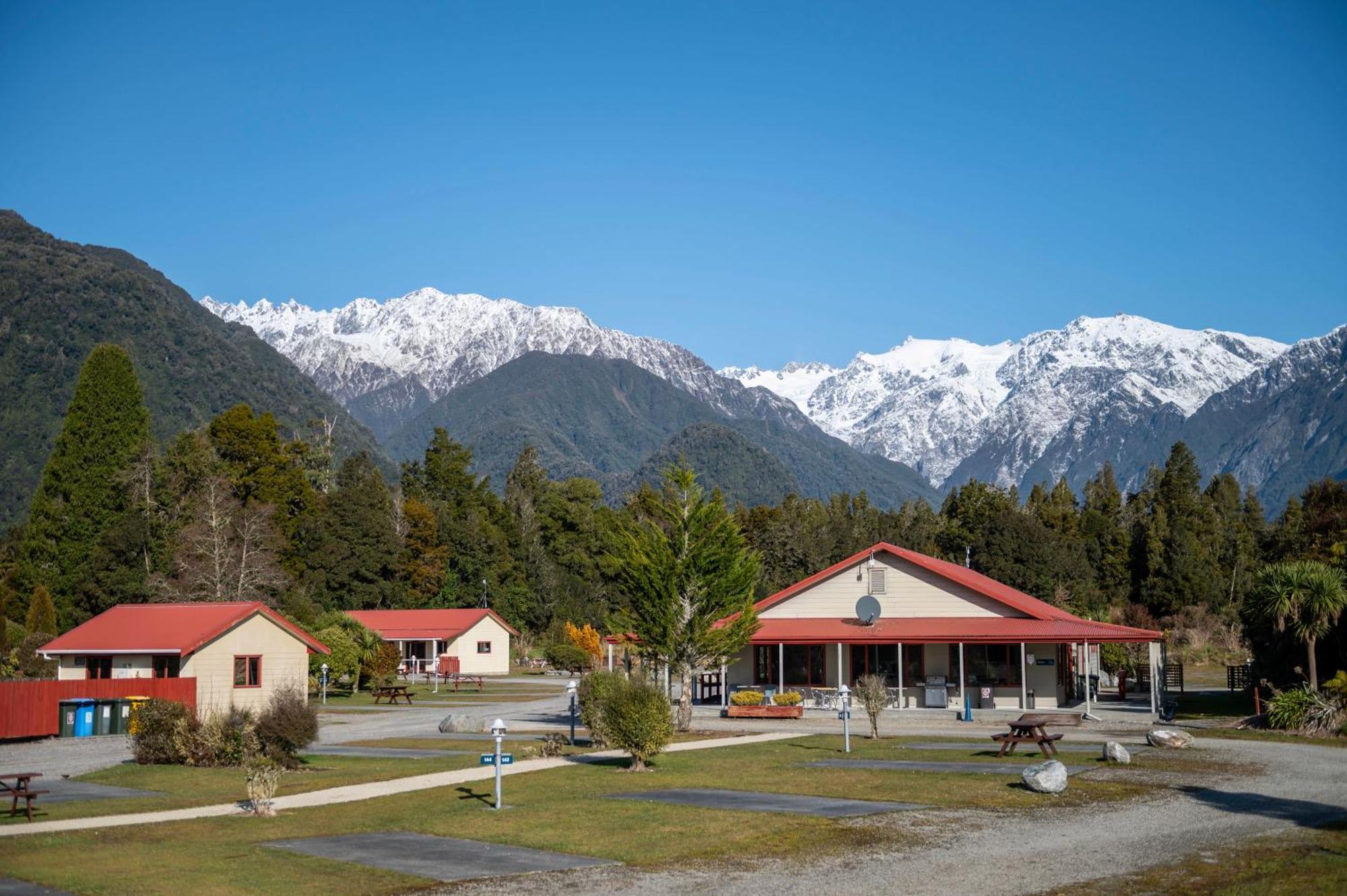 Franz Josef Top 10 Holiday Park ภายนอก รูปภาพ