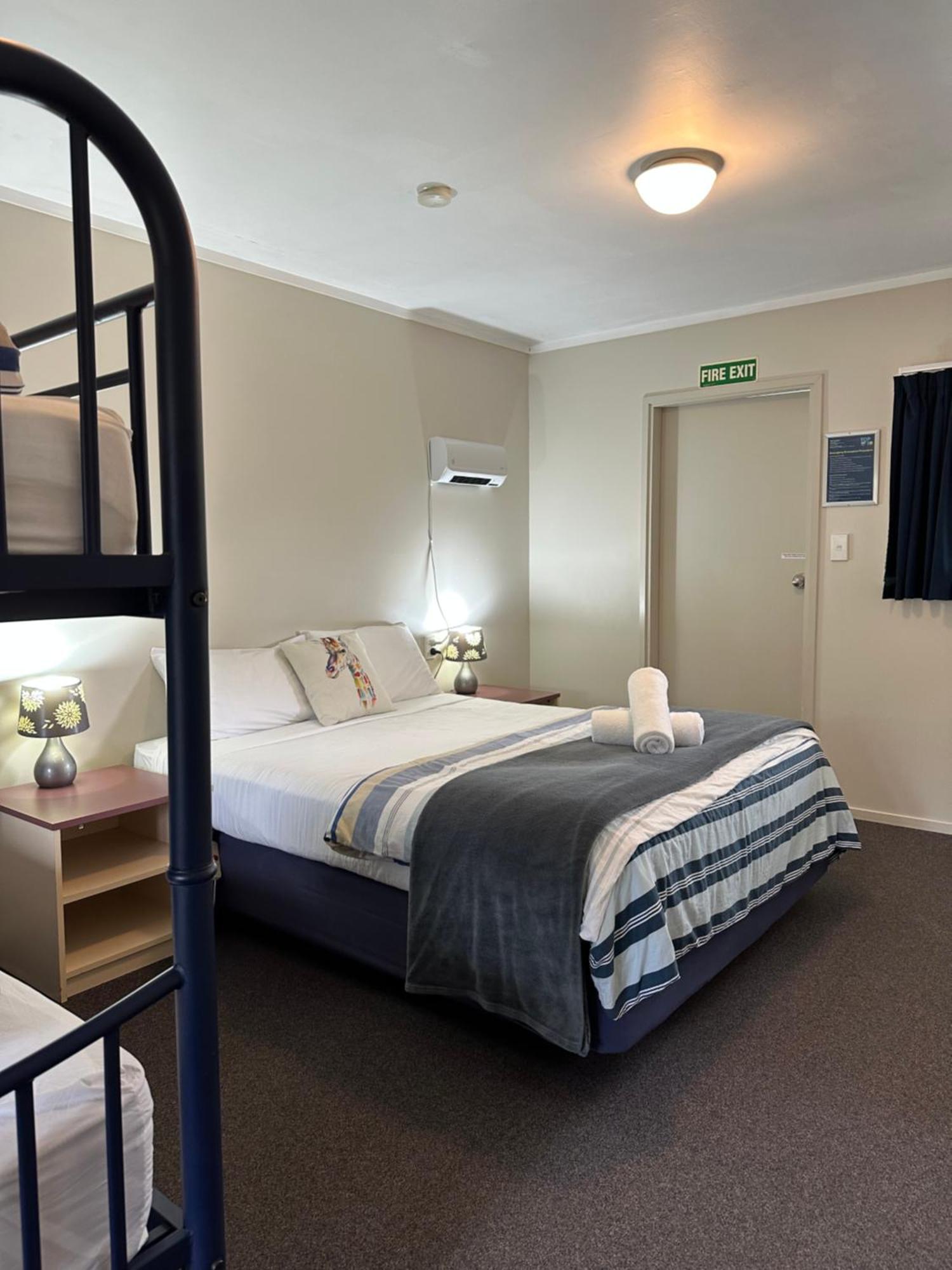 Franz Josef Top 10 Holiday Park ภายนอก รูปภาพ